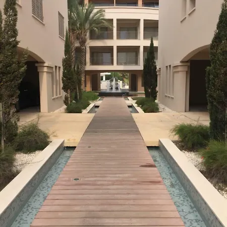 Lingna Luxury Lighthouse דירה Paphos